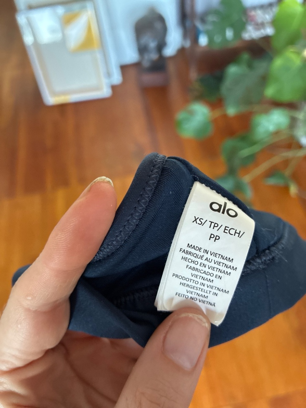 Alo Matchin set in Navy - Picture 4 of 4